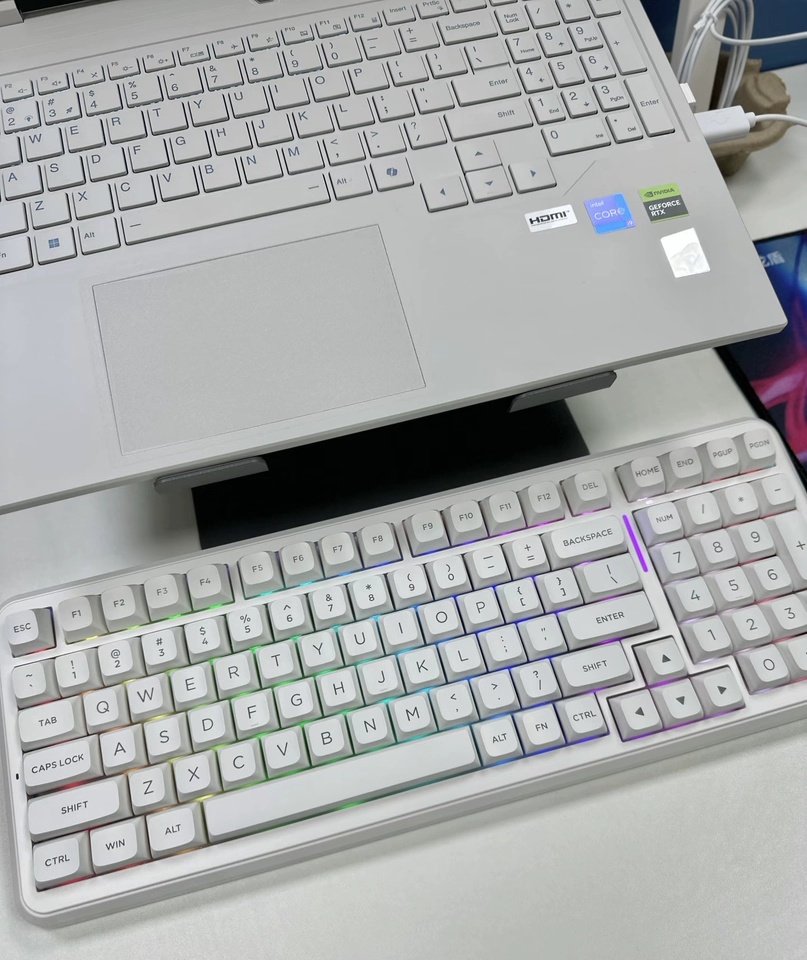 MCHOSE K99 V3 Customizable Mec - مراجعة Gaming Keyboard Mechanical وسعره