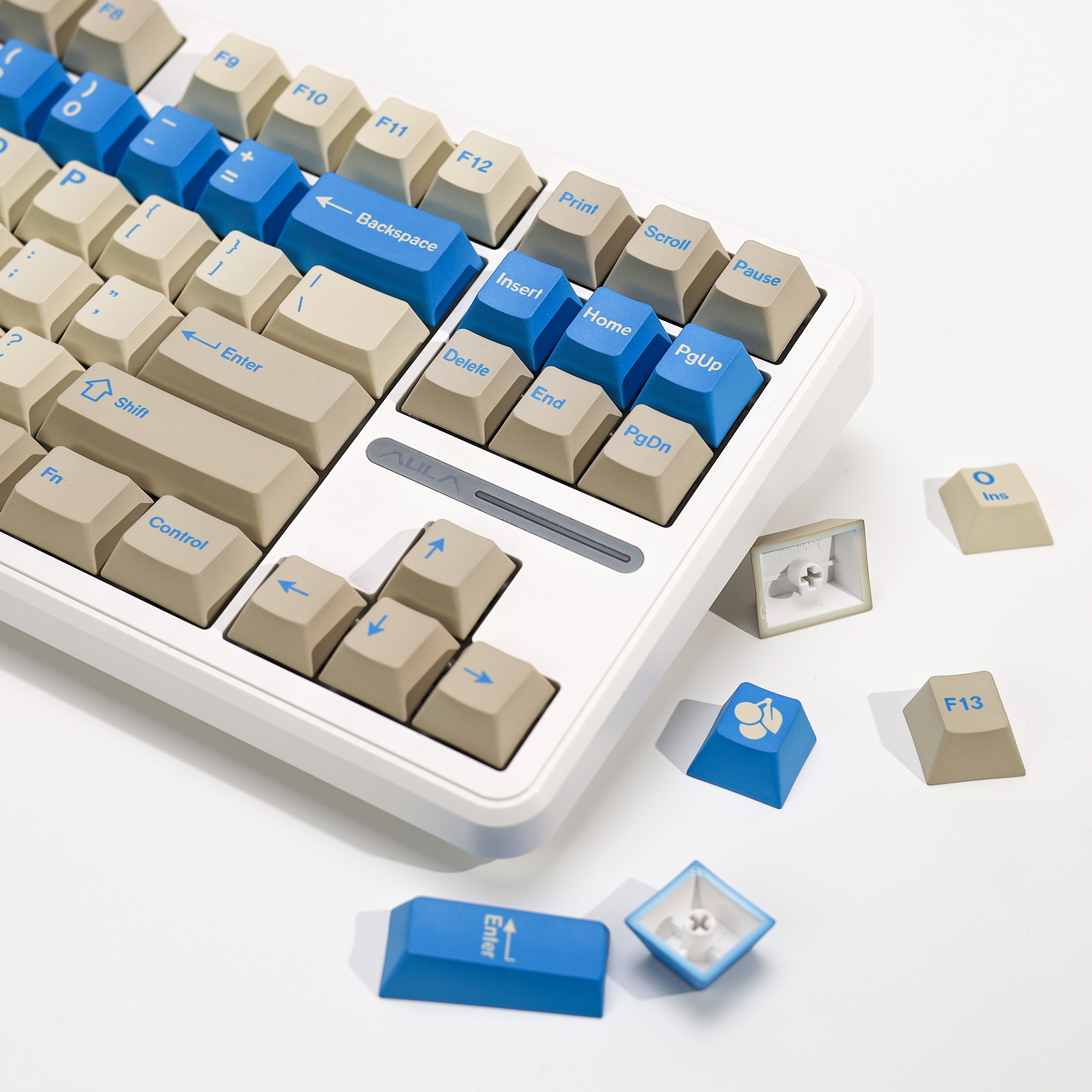 KBDiy Clone Retro GMK Blue Ale - مراجعة Gaming Keyboard No Number Pad وسعره