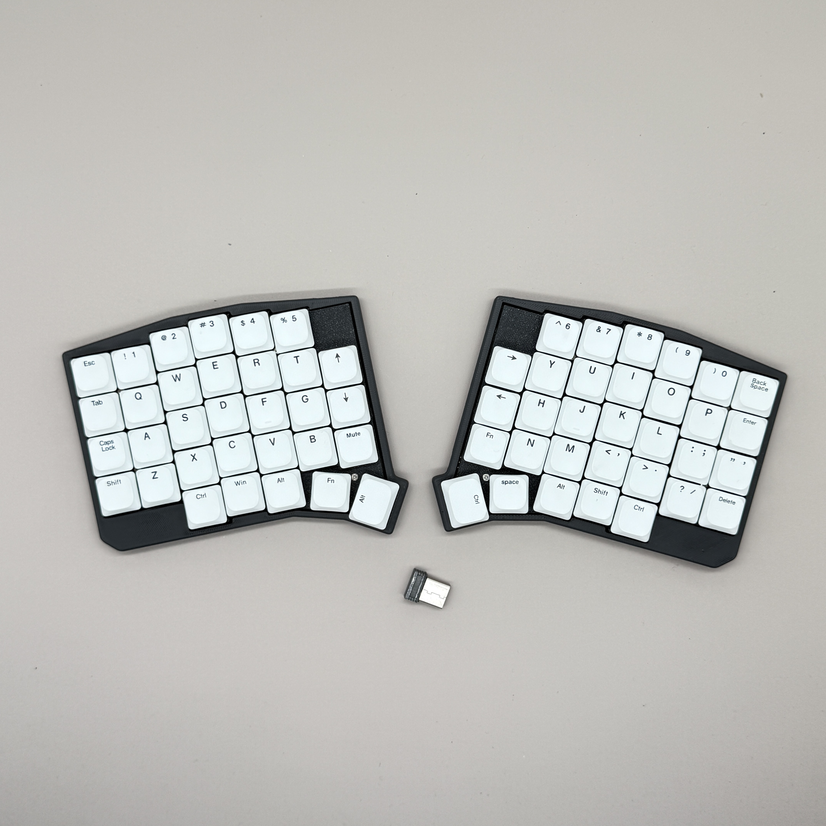 SOFLE Low Profile Split Keyboa - مراجعة Gaming Keyboard Extension وسعره