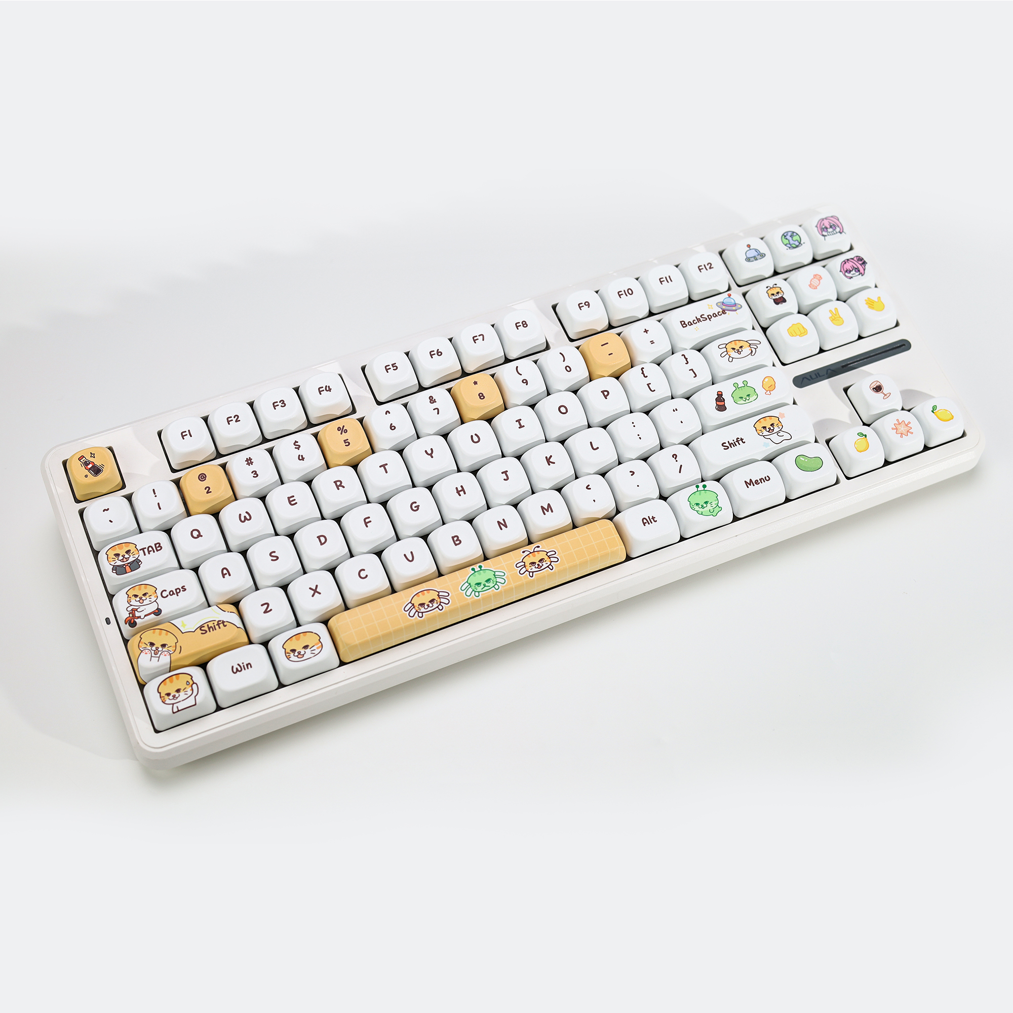 KBDiy Cute Bad Cat Theme Keyca - مراجعة Gaming Keyboard No Number Pad وسعره