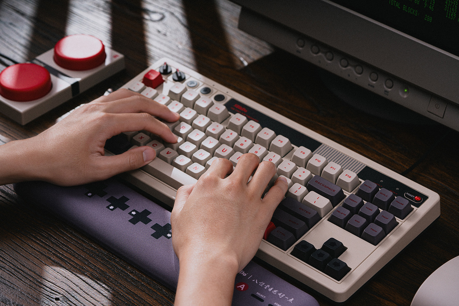 8Bitdo Retro Mechanical Keyboa - مراجعة Gaming Keyboard Type C وسعره