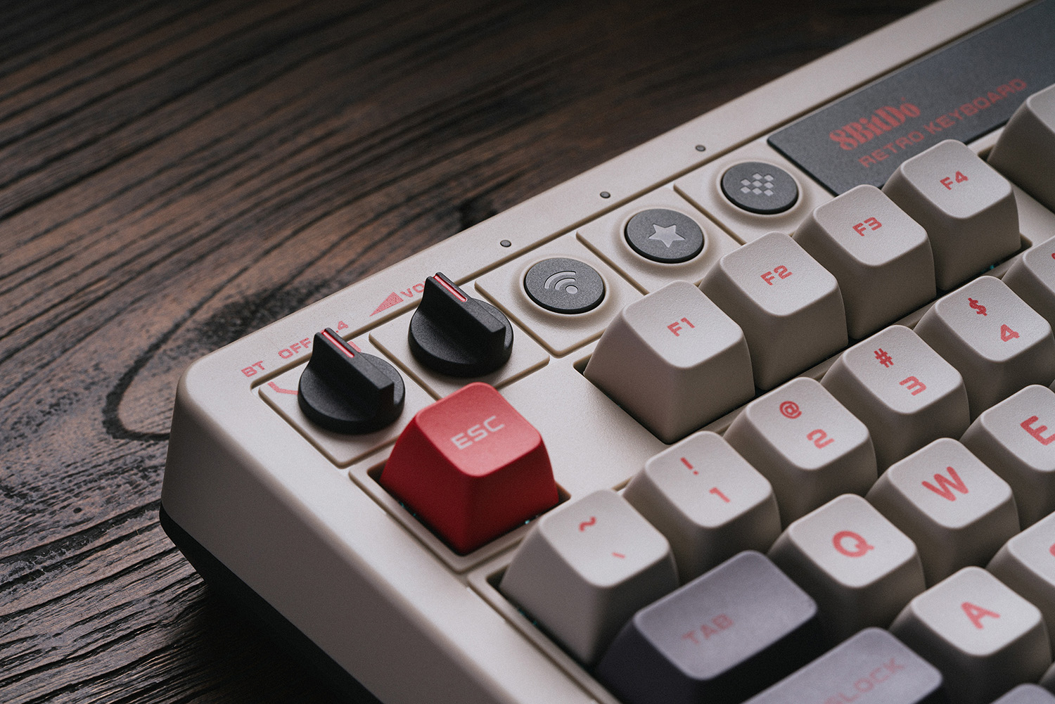8Bitdo Retro Mechanical Keyboa - مراجعة Gaming Keyboard Type C وسعره